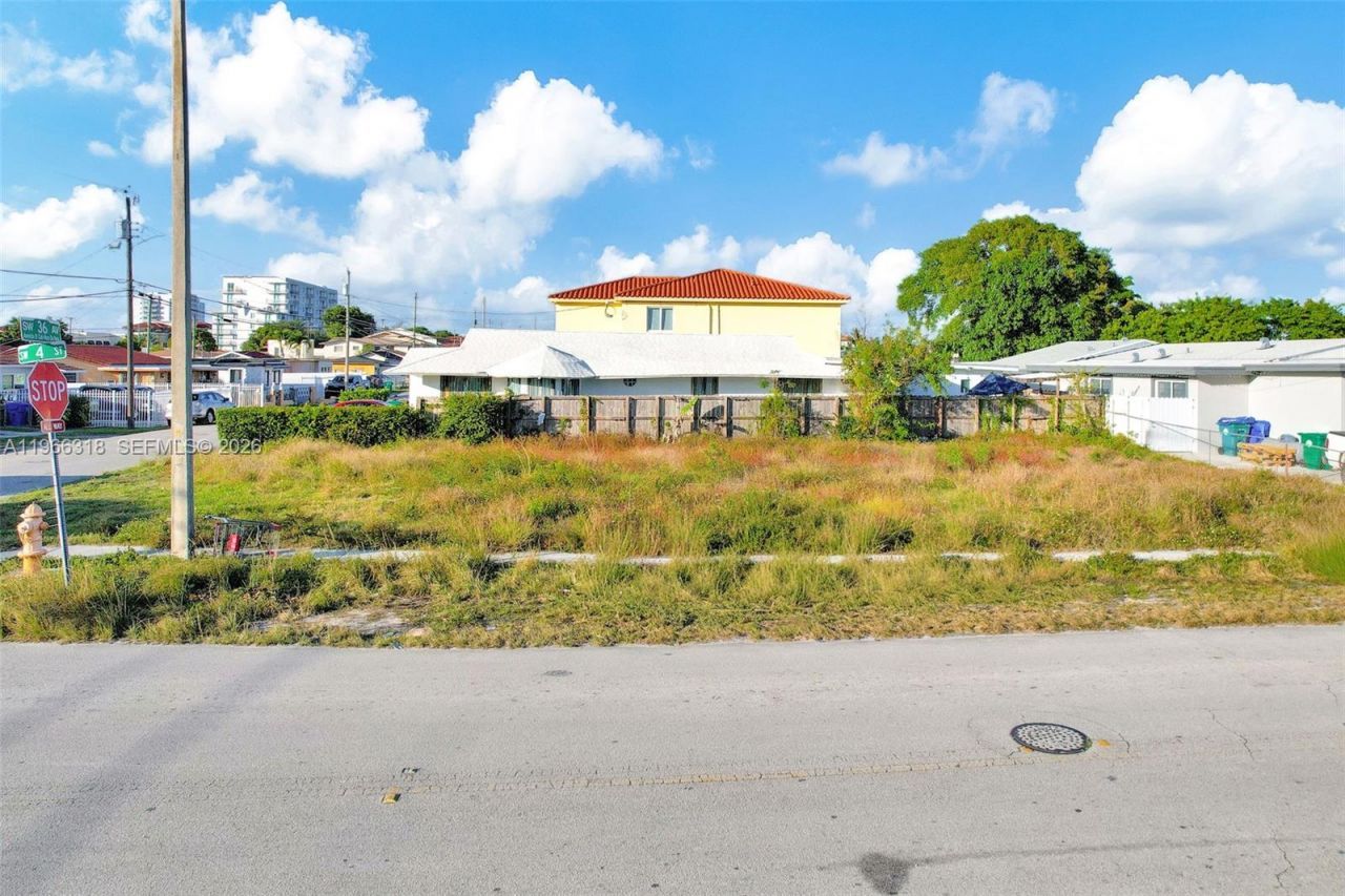 345 SW 36th Ave , Miami, FL 33135 Photo
