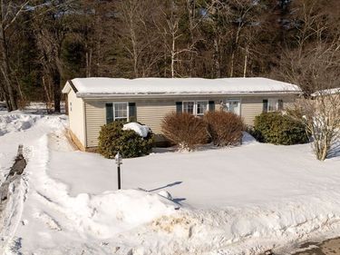 21 Fox Run, Brookfield, MA 01506