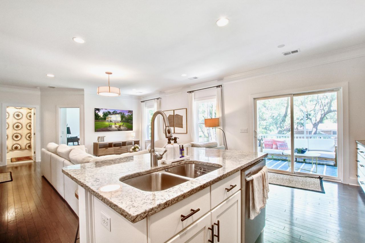 914 Dill Avenue Photo 7