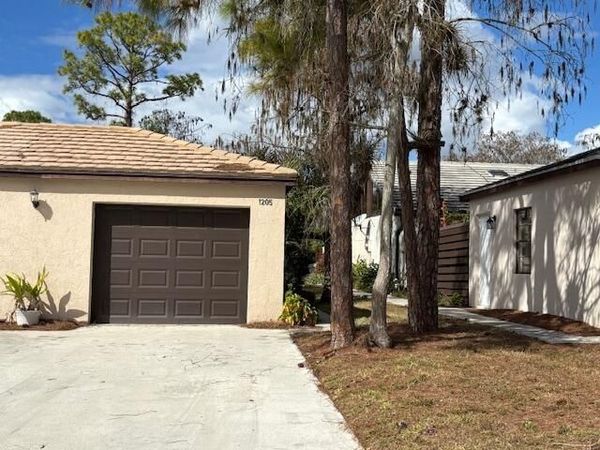 1205 Periwinkle Place, Wellington, FL 33414