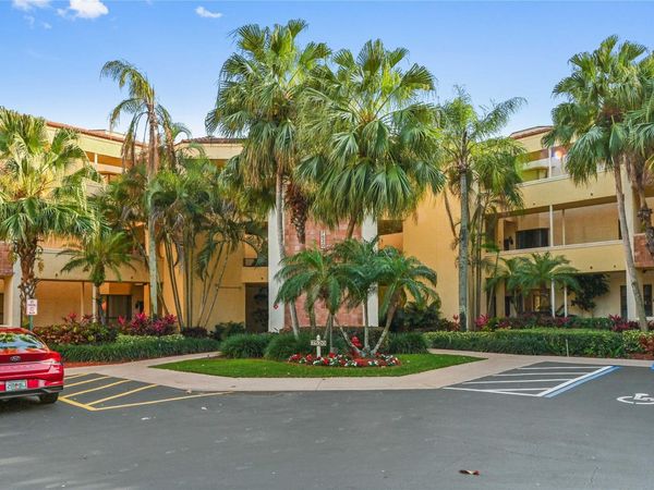 7520 La Paz Boulevard, Unit 306, Boca Raton, FL 33433