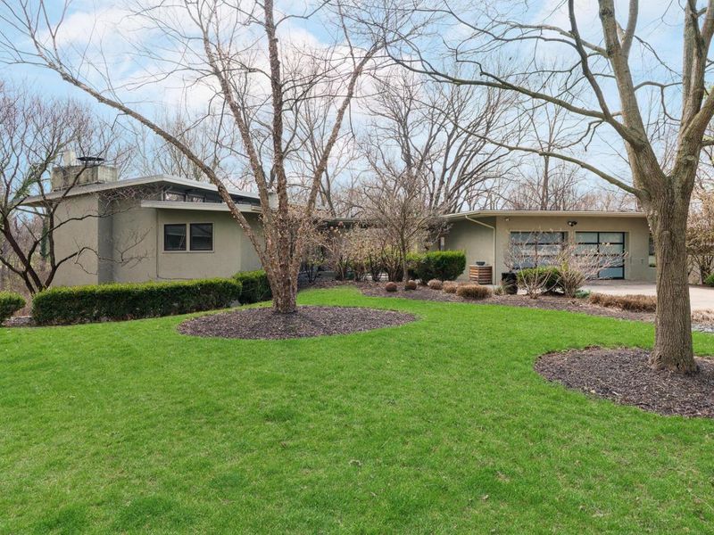 2837 Canterbury Lane, Columbus, OH 43221 Photo 2