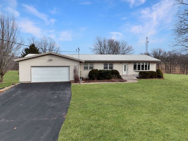 6057 N Lake Road, Lena, IL 61048