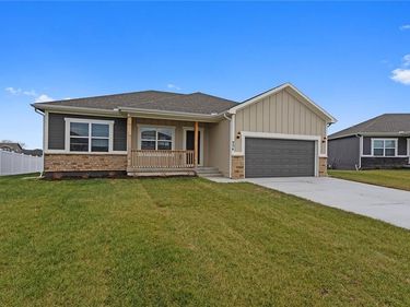 611 Fall Creek Drive, Belton, MO 64012