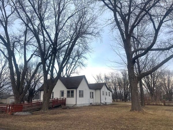 200 5th Street, Walnut Grove, MN 56180