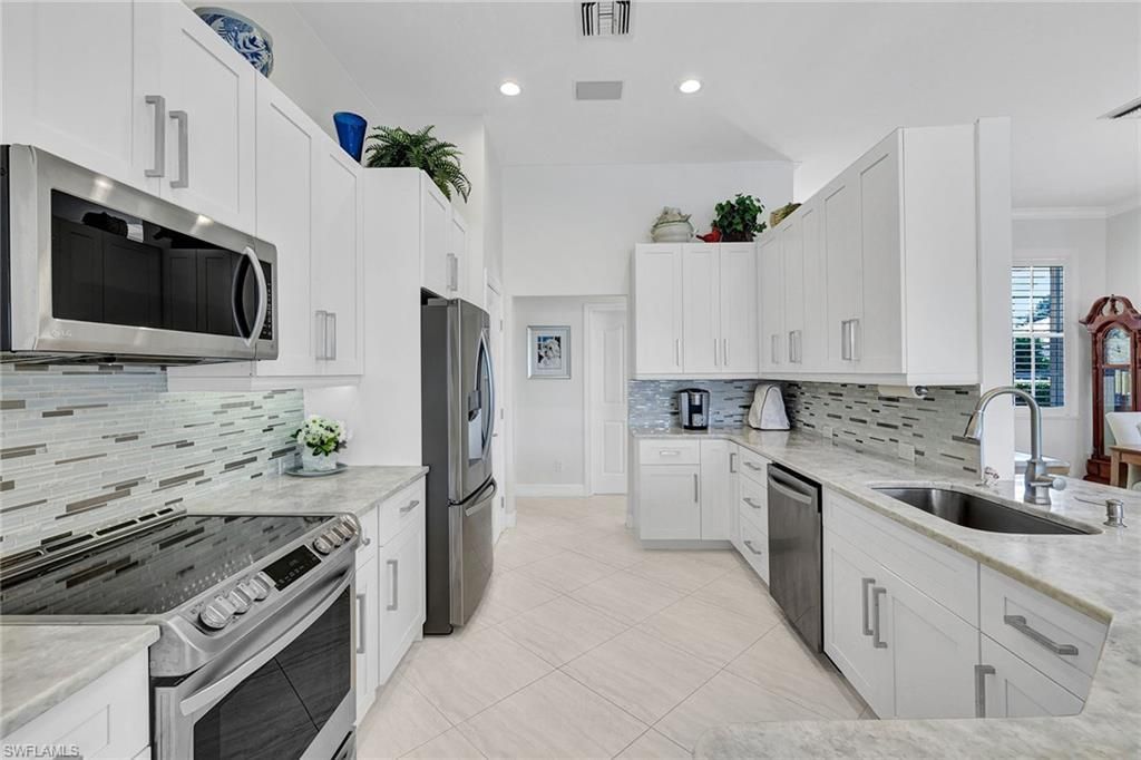 24792 Hollybrier Ln, Bonita Springs, FL 34134 Photo