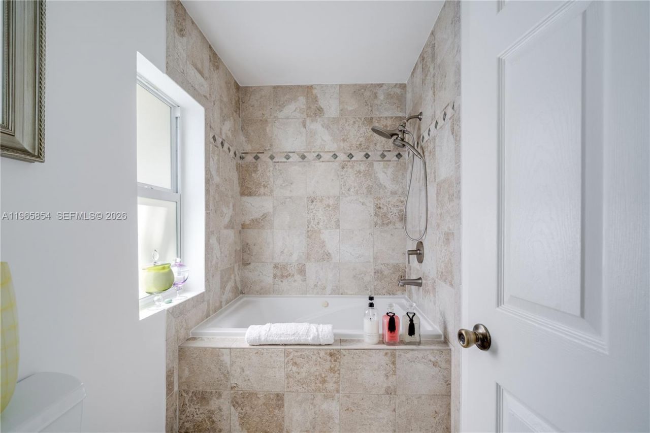 11465 SW 60th St, Miami, FL 33173 Photo