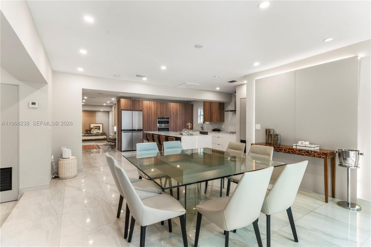 221 NE 44th St , Miami, FL 33137 Photo