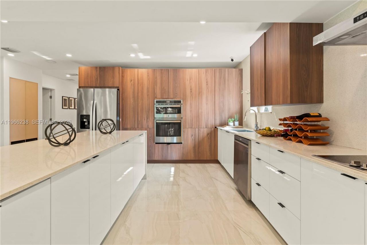 221 NE 44th St , Miami, FL 33137 Photo