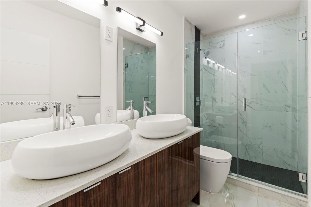 221 NE 44th St , Miami, FL 33137 Photo