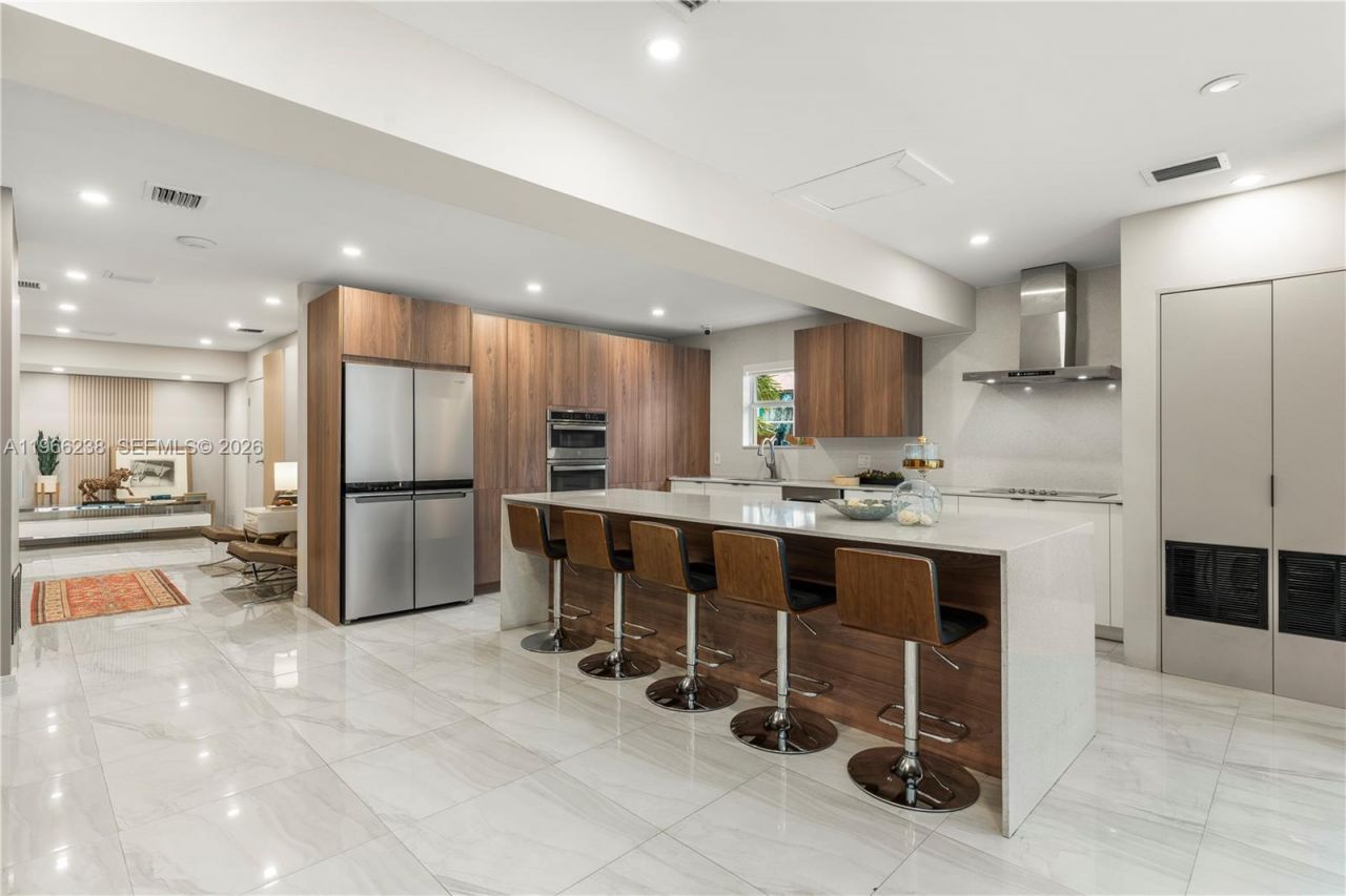 221 NE 44th St , Miami, FL 33137 Photo