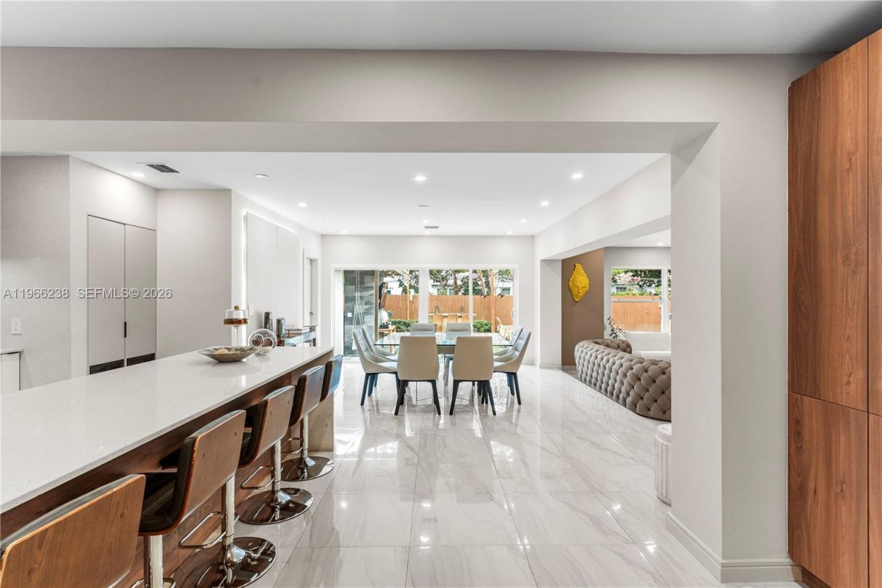 221 NE 44th St , Miami, FL 33137 Photo