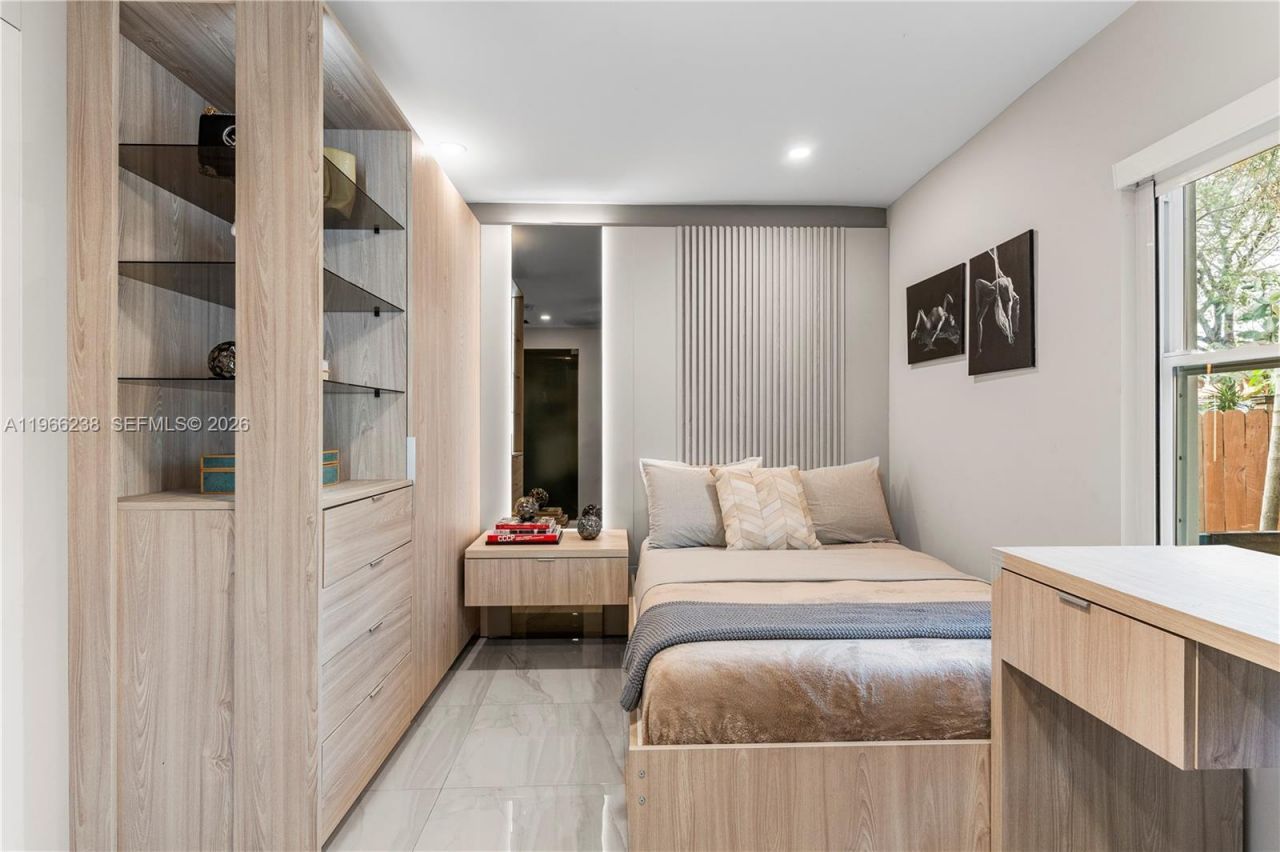 221 NE 44th St , Miami, FL 33137 Photo