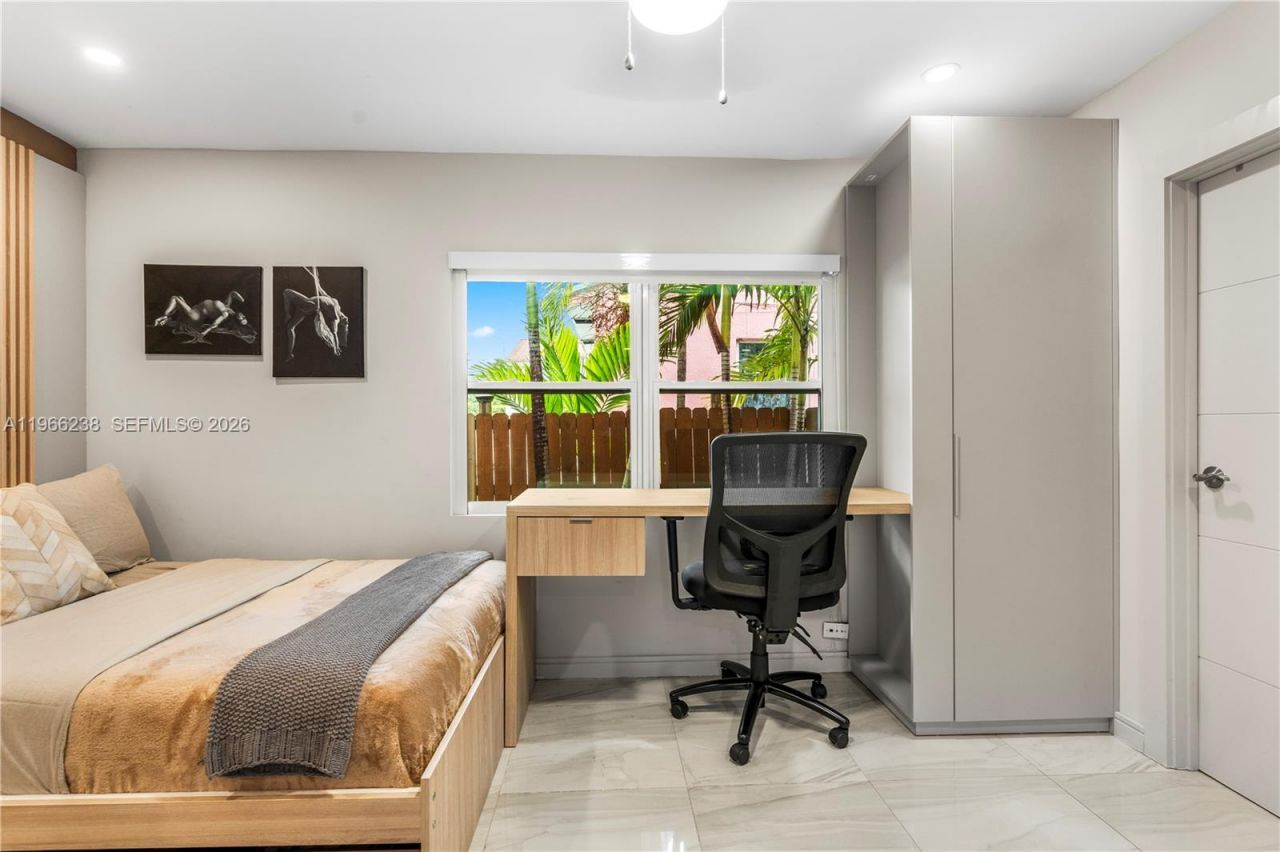 221 NE 44th St , Miami, FL 33137 Photo