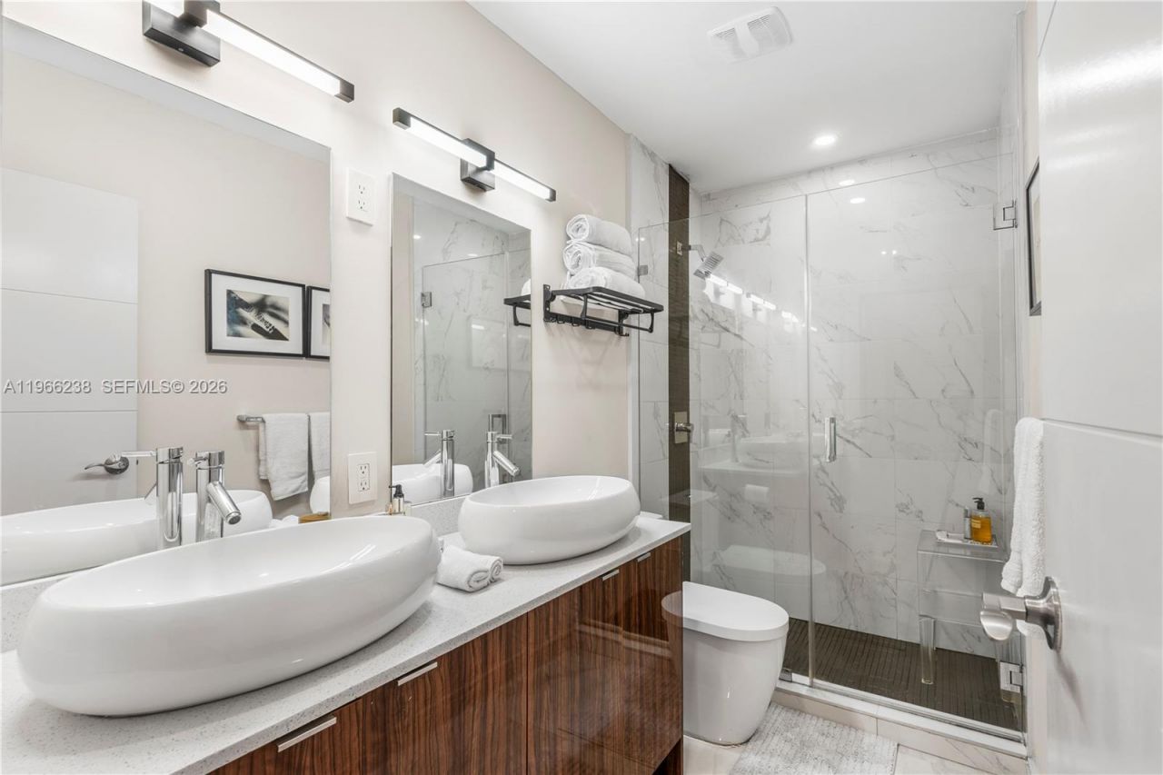 221 NE 44th St , Miami, FL 33137 Photo