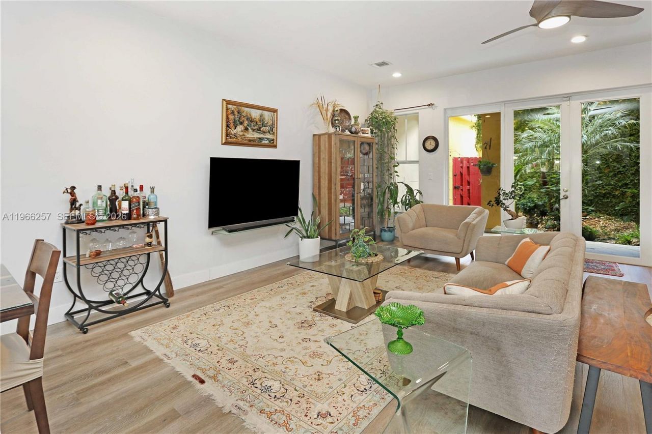 1619 Harrison St, Hollywood, FL 33020 Photo