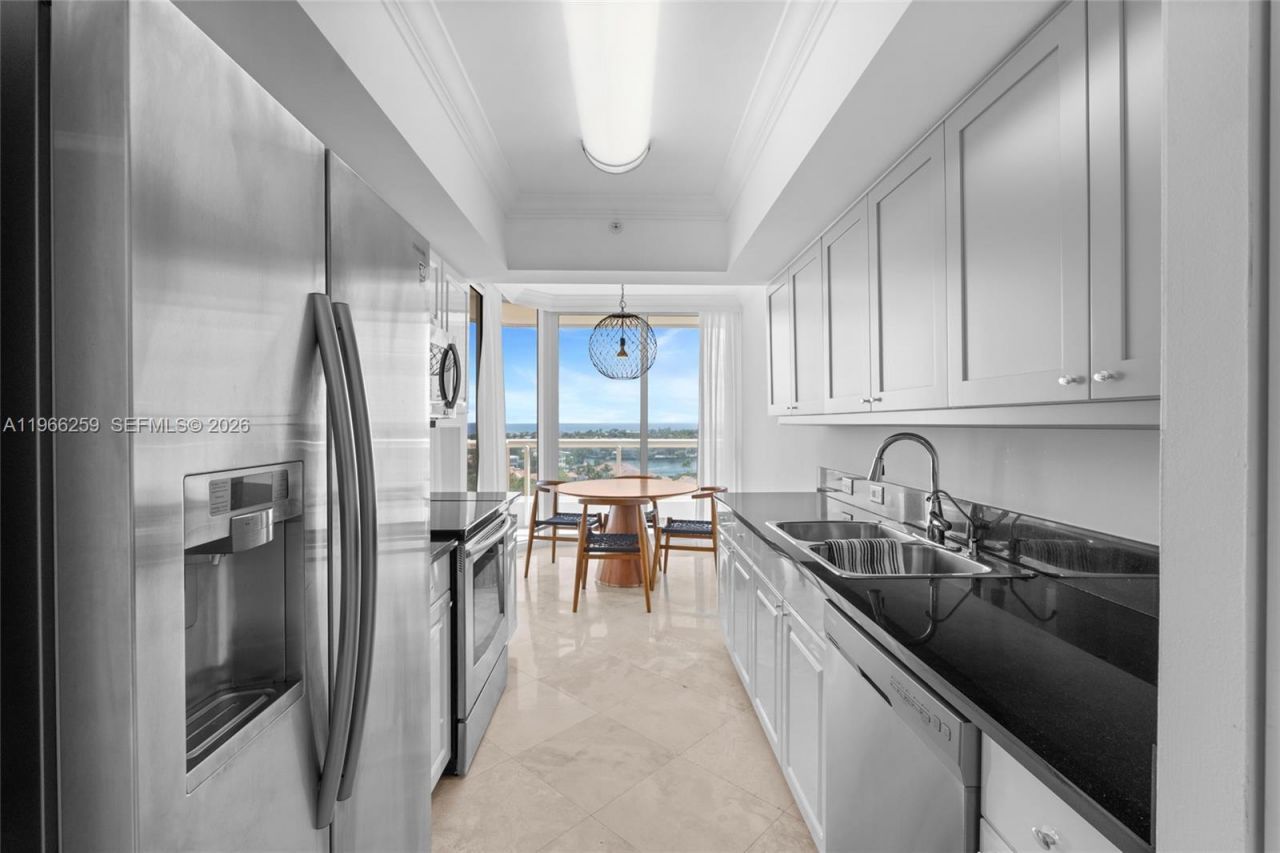 21055 Yacht Club Dr , Unit 1210, Aventura, FL 33180 Photo