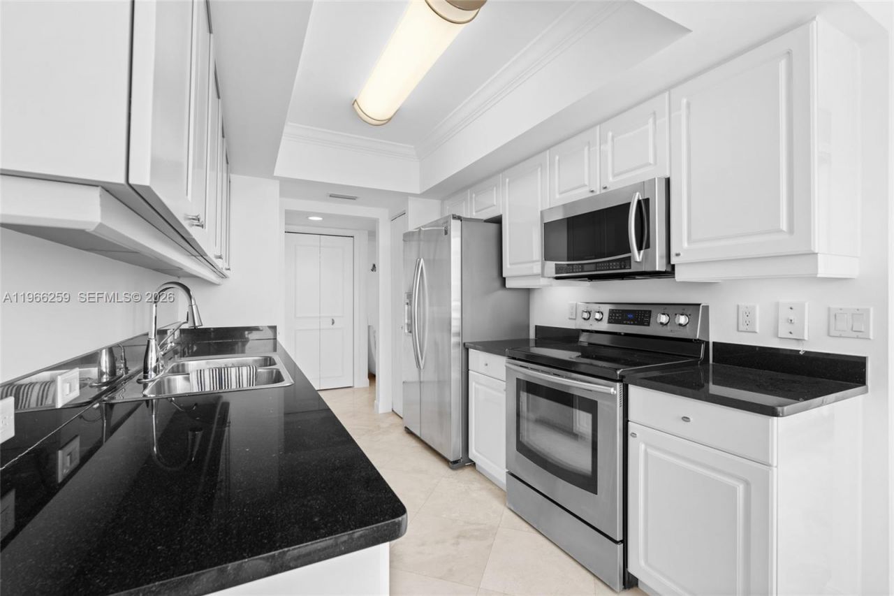 21055 Yacht Club Dr , Unit 1210, Aventura, FL 33180 Photo