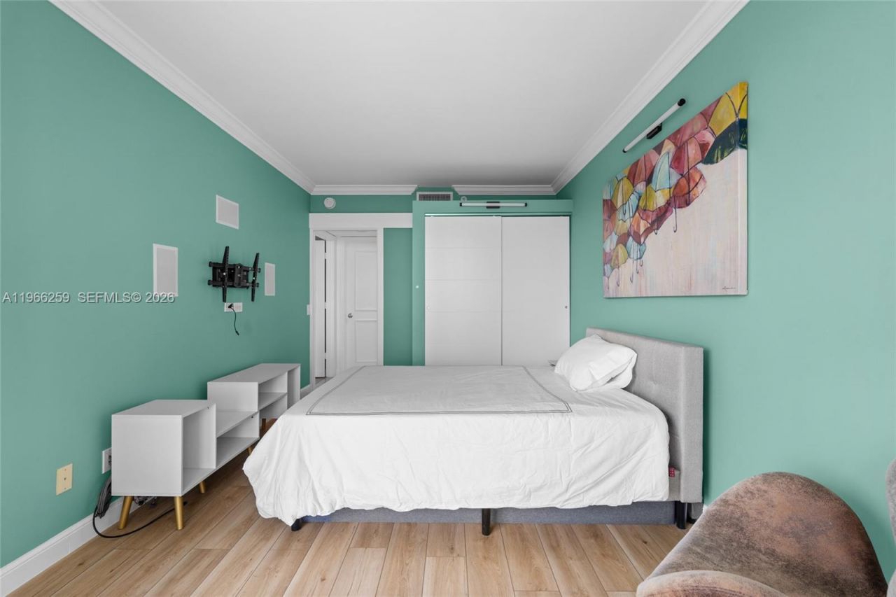 21055 Yacht Club Dr , Unit 1210, Aventura, FL 33180 Photo