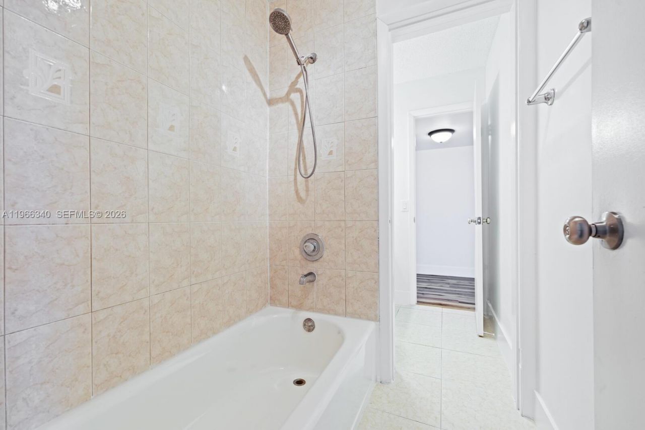 889 Hamilton Dr, Unit 889H, Homestead, FL 33034 Photo