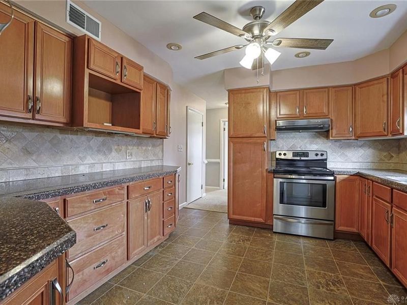 503 Gladys Drive, Middletown, OH 45044 Photo 11