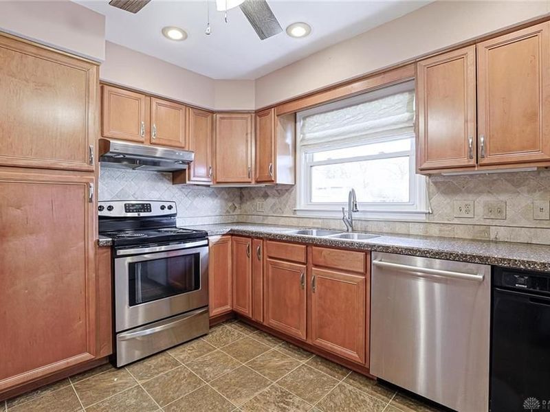 503 Gladys Drive, Middletown, OH 45044 Photo 14