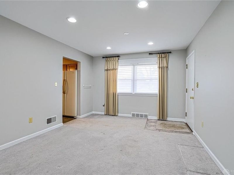 503 Gladys Drive, Middletown, OH 45044 Photo 8