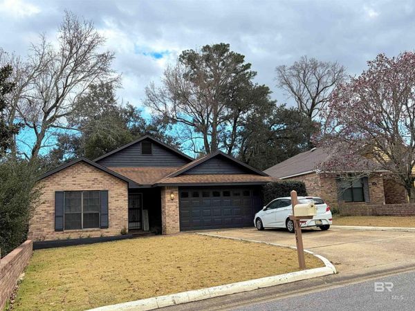 135 Lake Shore Drive, Daphne, AL 36526