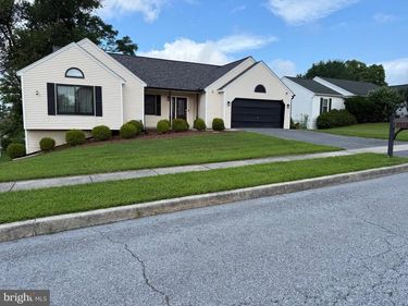 3512 ATHENA AVENUE, HARRISBURG, PA 17110