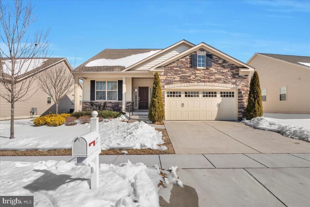 27 Ravenna Drive, West Berlin, NJ 08091 Main Photo