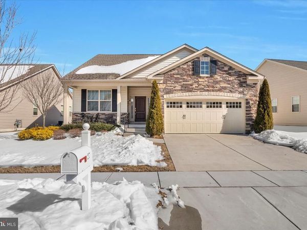 27 RAVENNA DRIVE, WEST BERLIN, NJ 08091