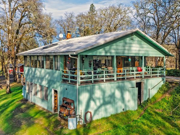 300 W 6th Street, Kerby, OR 97531
