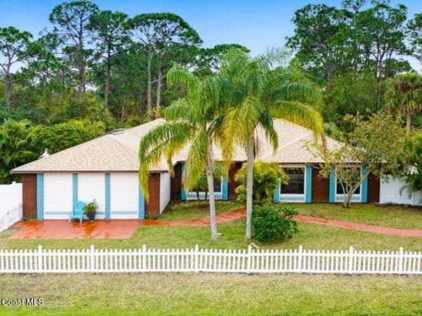 796 Emerson Drive NE, Melbourne, FL 32907