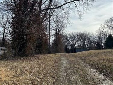 117 W South Street, Richmond, MO 64085