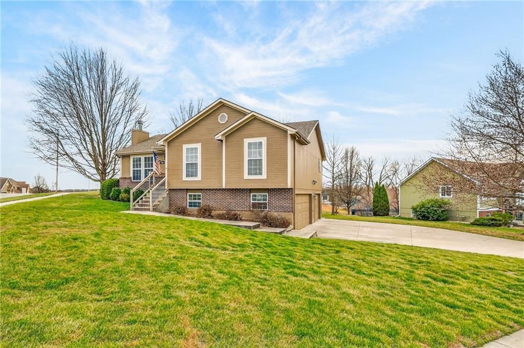 4611 NE 102nd Court, Kansas City, MO 64156 Main Photo