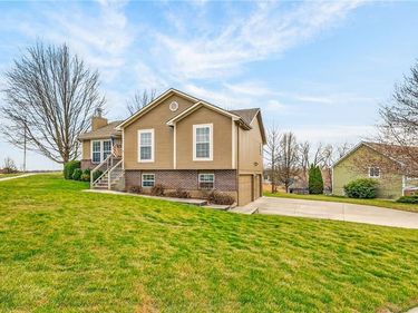 4611 NE 102nd Court, Kansas City, MO 64156