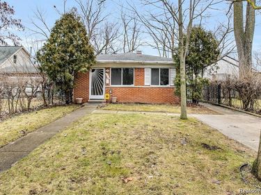 7518 Hazelton Street, Dearborn Heights, MI 48127