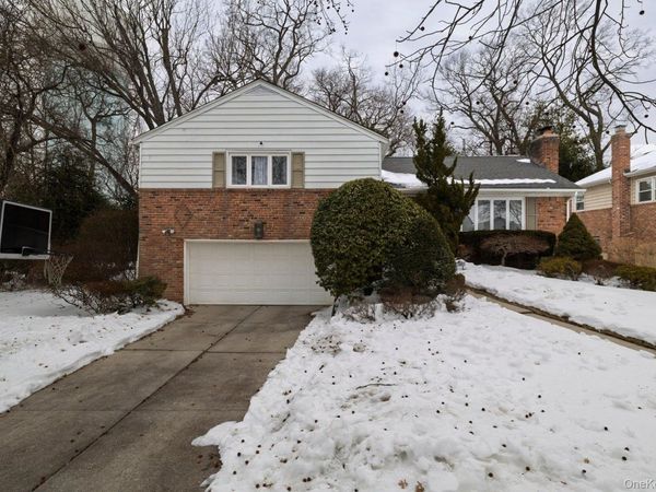 105 Reeve Road, Rockville Centre, NY 11570