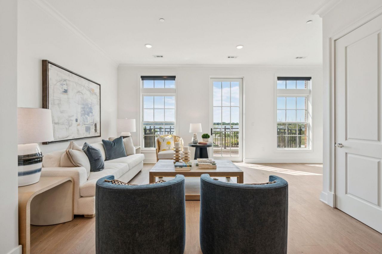 372 Broad Street Photo 17