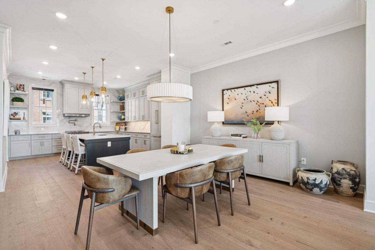 372 Broad Street Photo 6