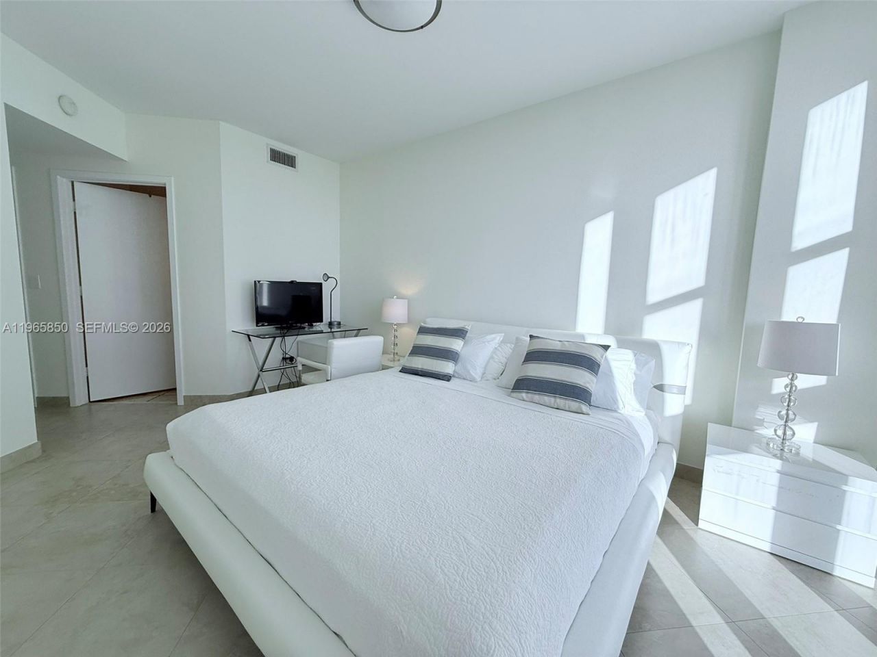 18201 Collins Ave, Unit 1501A, Sunny Isles Beach, FL 33160 Photo