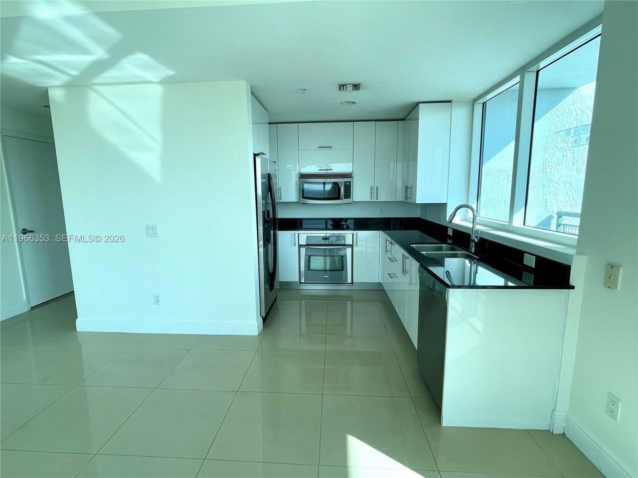 60 SW 13th St , Unit 2101, Miami, FL 33130 Photo
