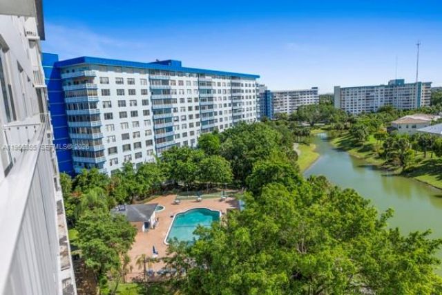 3850 Washington St, Unit 910, Hollywood, FL 33021 Photo