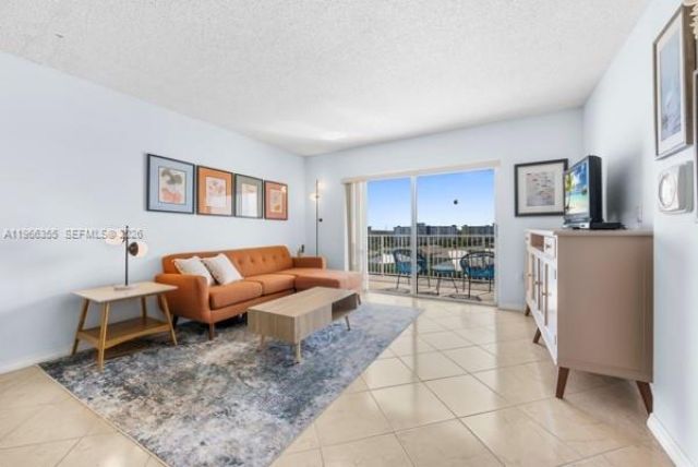 3850 Washington St, Unit 910, Hollywood, FL 33021 Photo