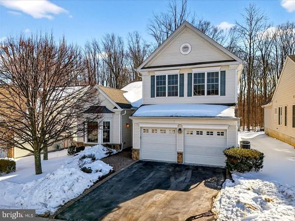 38 EDGEMERE DRIVE, KENDALL PARK, NJ 08824