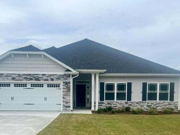 404 Sandcastle Street, Grimesland, NC 27837