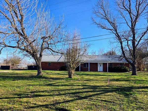 812 N Tyus Street, Groesbeck, TX 76642