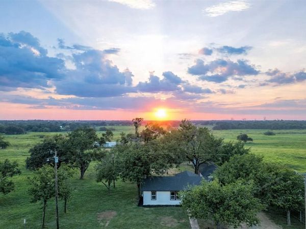 1300 County Road 1550, Chico, TX 76431