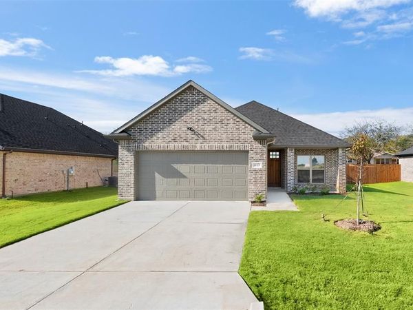 613 Escovedo Drive, Italy, TX 76651