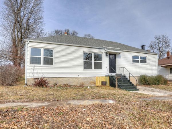 504 E 17th Street , Baxter Springs, KS 66713